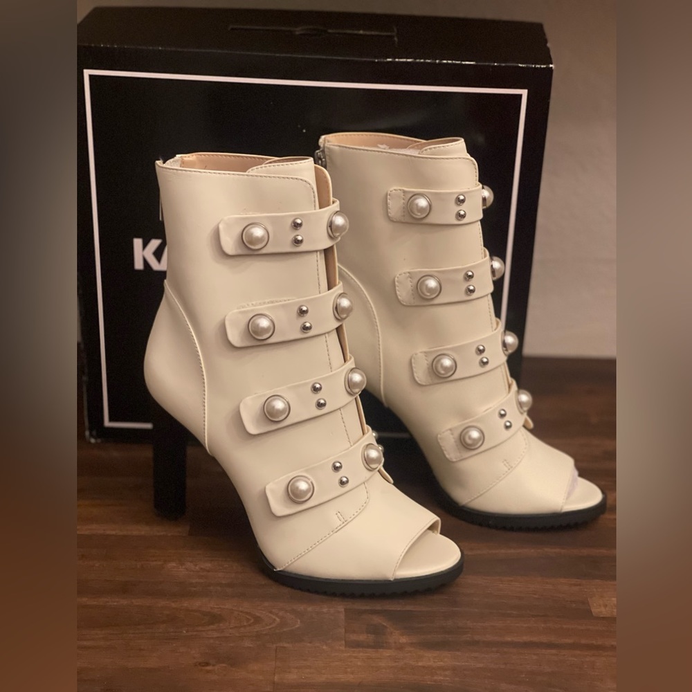 NEW Karl Lagerfield Paris boots size 9 cream ivory open toe boots with pearls 🩷